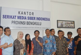 Foto bersama usai diskusi