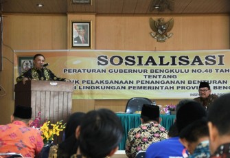 Sekda Provinsi Bengkulu Nopian Andusti hadir dan resmikan pembukaan Sosialisasi Peraturan Gubernur Bengkulu Nomor 48 Tahun 2017 tentang Petunjuk Pelaksanaan Penanganan Benturan Kepentingan.