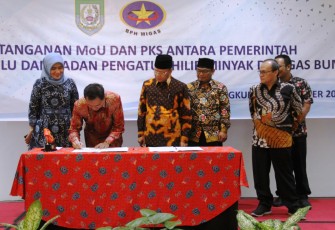 Kepala BPH Migas M Fanshurullah Asa menandatangani Nota Kesepahaman (MoU) dan Perjanjian Kerjasama (MoA) bersama Pemprov Bengkulu 