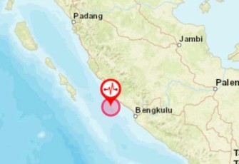 Pusat gempa 
