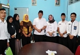 Kadiskominfosan Medy Pebriansyah menerima kunjungan Dosen Ilmu Komunikasi Fakultas Ilmu Sosial dan Ilmu Politik (Fisip) UMB, Eche Trisna, Rabu (13/2/2019).