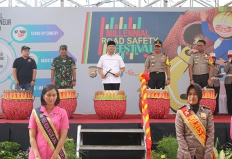 Dengan Tabuhan Dol Kapolda Bengkulu Buka Millennial Road Safety Festival