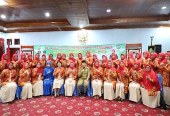 37 Pengurus Gabungan Organisasi Wanita (GOW) Periode 2018-2023 di Balai Kota, Senin (18/02/2019).