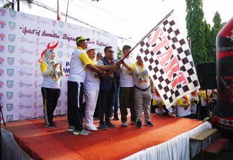 Menteri Pemuda Dan Olahraga Republik Indonesia Imam Nahrawi Dan Gubernur Bengkulu Launcing Maskot dan Melepas Peserta Jalan Sehat 