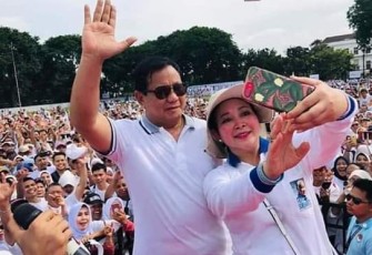 Titiek Soeharto bersama Prabowo