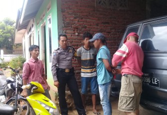 2 Remaja saat diamankan warga
