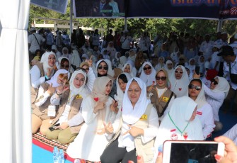 Siti Hutami Endang Adiningsih Dan Ibuk-ibuk Saat Ikut Dalam Aktivitas Kampanye Capres No Urut 02