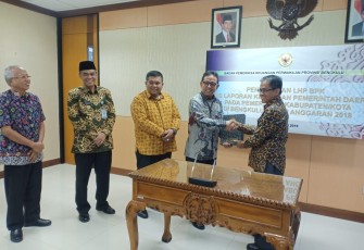 Bupati Kepahiang Dr. Ir. Hidayattullah Sjahid, MM,IPU dan Kepala BPK RI Perwakilan Bengkulu, Arief Agus, SE MM,Ak CPA