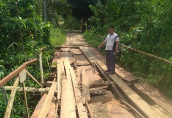 Kepala Desa Ulak Tanding Aknau Wani