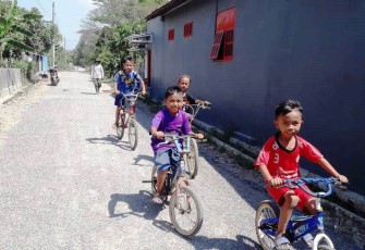 Aksi ceria anak-anak Desa Jatimulya