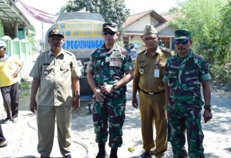 Dinas Terkait Kunjungi Lokasi pendistribusian Air Bersih dampingi Dansatgas TMMD Tegal