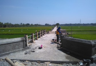 Inilah Jembatan Yang Didambakan Warga Desa Jimbung Selama 17 Tahun Menanti 