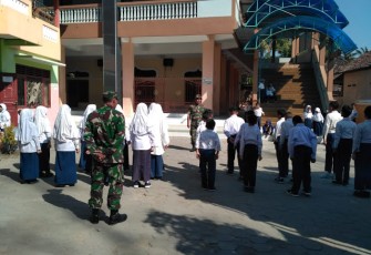 SD Muhammdiyah Jimbung Terima PBB Dari Satgas TMMD Reg 105
