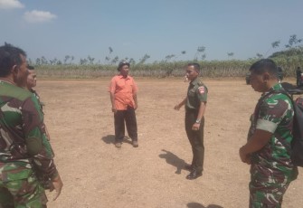 Kasdim Tinjau Lapangan Upacara Penutupan TMMD 