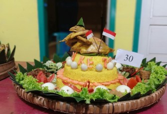 Salah satu nasi tumpeng yang dilombakan