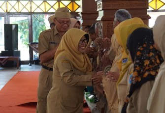 Bupati Tegal Dra. Umi Azizah di Pendopo Amangkurat Pemerintah Kabupaten Tegal