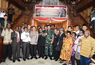 Panglima TNI dan Kapolri Kunjungi Para Tokoh di Timika