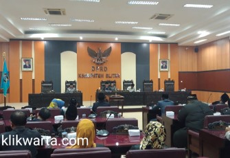Suasana rapat paripurna DPRD Kabupaten Blitar tentang KUA PPAS APBD tahun 2020.
