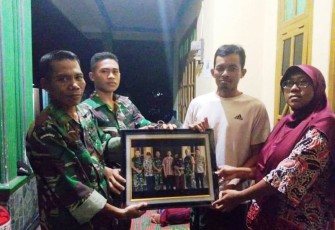 Akhir Penugasan Pembangunan di Jatimulya, Satgas TMMD Tegal Pamit Dengan Cinderamata