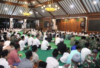 Doa bersama untuk kesejahteraan umat di pendopo Pati