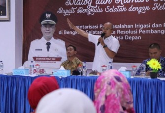 Bupati Bengkulu Selatan Gusnan Mulyadi Dialog Dengan  Ratusan Kelompok Tani