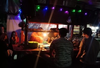 Pemuda Ini Memilih Usaha Angkringan