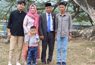 Sugeng Zonrio bersama keluarga usai pelantikan