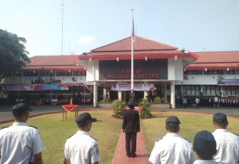 Suasana Upacara Bendera Peringatan Hari Perhubungan Nasional Dan Hari Ulang Tahun Ke 74 PMI Tahun 2019 di Kota Blitar