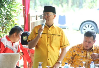 Gubernur Bengkulu Rohidin Mersyah Saat Lakukan Dialog Dengan Serikat Pekerja se Kabupaten Mukomuko  