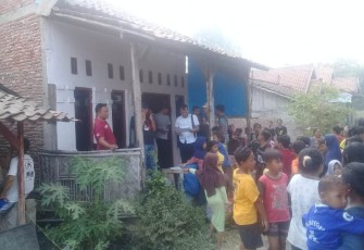 Petugas Periksa Kediaman Pelaku Penusukan Menko Polhukam di Brebes