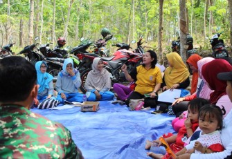 Gerakan Anti Plastik Desa Cilibang Dapat Dukungan Penuh Dari TNI
