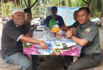 Dandim 0209/LB Laksanakan Komsos dengan Camat Kampung Rakyat