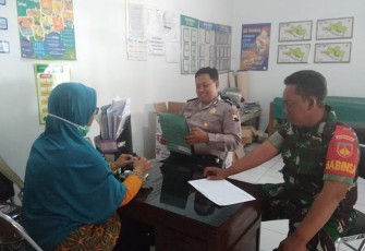 Babinsa Koramil 22 Wonosari Komsos Bersama Bidan Desa Wujudkan Desa Yang Sehat