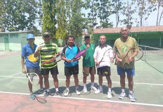 Danramil Wonosari Tenis Lapangan Dengan Tokoh Masyarakat