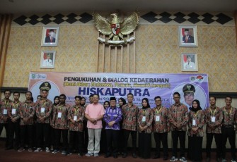 Gubernur Bengkulu Rohidin Mersyah Foto Bersama 