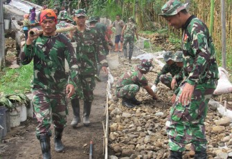 Dandim Batang : Karya Bhakti Binter Terpadu Dekatkan Hubungan TNI Dan Rakyat