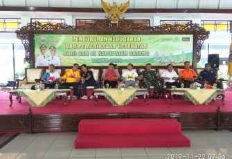 Bupati Batang Wihaji bersama Ratusan ASN Dites Urine dan Kebugaran
