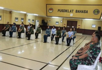 Kapusdiklat Bahasa Tutup KIBI Khusus Wanita TNI Persiapan Misi PBB