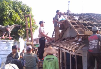 TNI-Polri dan PMI Rehab Rumah Tidak Layak Huni