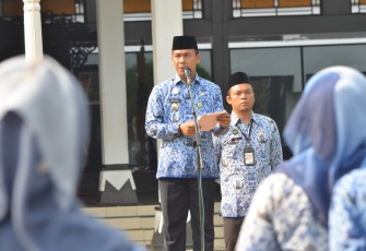Pemkab Batang Gelar Upacara dan Tabur Bunga di Taman Makam Pahlawan
