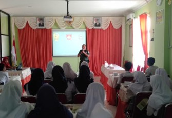 Danramil 12/Manisrenggo Kapten Inf Ronggo Basuki Sampaikan Dampak Kenakalan Remaja Untuk Murid SLTP
