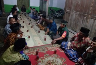 Babinsa Koramil 12/Manisrenggo Kompak Dengan Warga Masyarakat Hadiri Tahlilan  