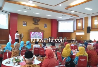Plt Wali Kota Blitar Santoso Berikan Sambutan di Sarasehan Lansia 