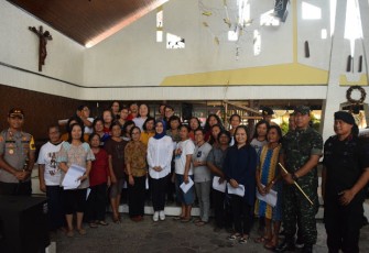 Foto Bersama Dandim 0723 Klaten Dan Kapolres Klaten Bersama Jemaat Gereja Maria Sunta