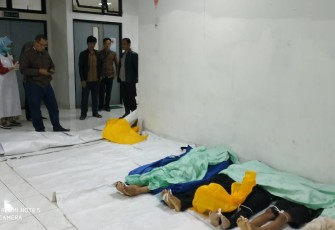 para korban saat di bawa ke RS Besemah
