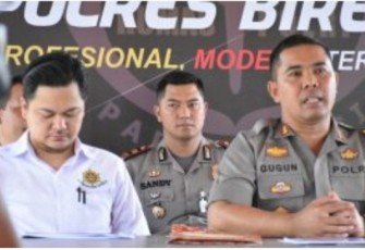 Kapolres Bireuen AKBP Gugun Hardi Gunawan SIK. MSi didampingi Kasat Reskrim Kasat Naarkoba serta Kasat Lantas Bireuen ketika gelar konfrensi pers akhir tahun di Aula Confrence Mapolres Bireuen