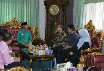 Bupati Pringsewu saat terima Audensi KP2KP di ruangnya