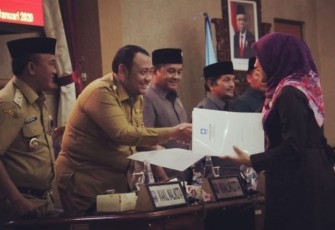 Ketua DPRD Minta Walikota Segera Susun Jawaban Pandangan Umum Fraksi.
