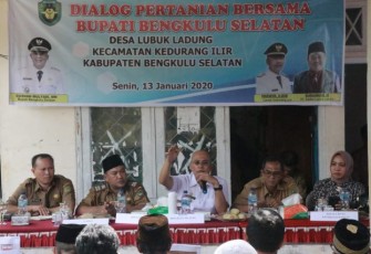 Bupati Bengkulu Selatan Gusnan Mulyadi Gelar Dialog Pertanian Bersama Petani 