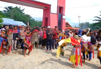 Bupati Bengkulu Utara Mian Dalam Kunjungan Daerah Disambut Tarian Kuda Lumping 